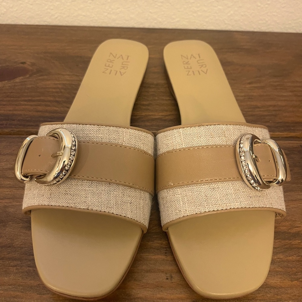 Naturalizer Neutral Beige-Tan Slide Sandals with Decorative Buckle